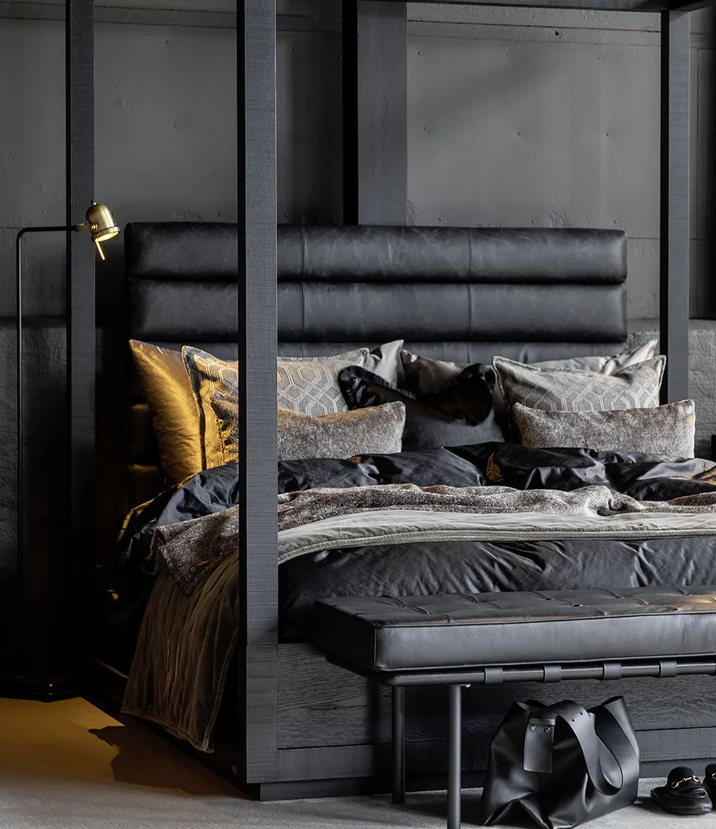 LISBON sänggavel i läder