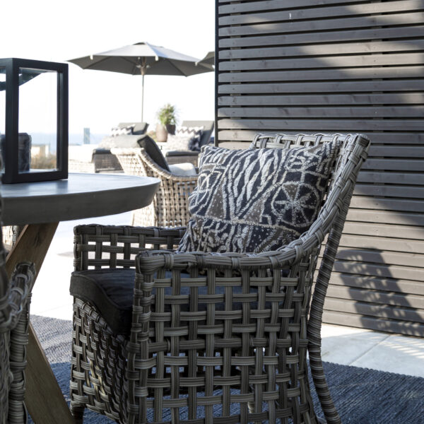 TONGA Outdoor dining table