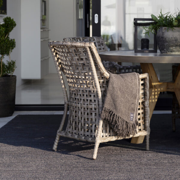 TONGA Outdoor dining table