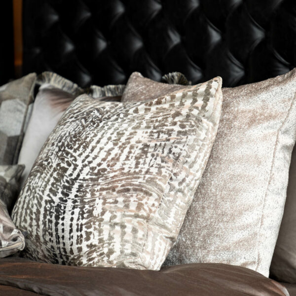 ISOLA LEO cushion cover
