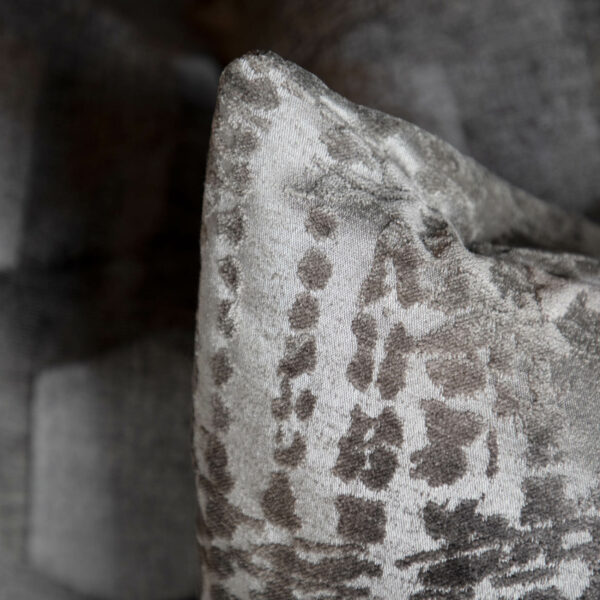 ISOLA LEO cushion cover