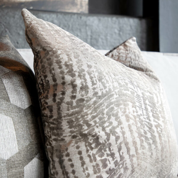 ISOLA LEO cushion cover