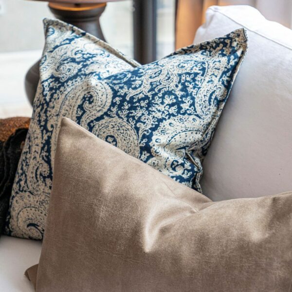 ROMANCE Cushion cover