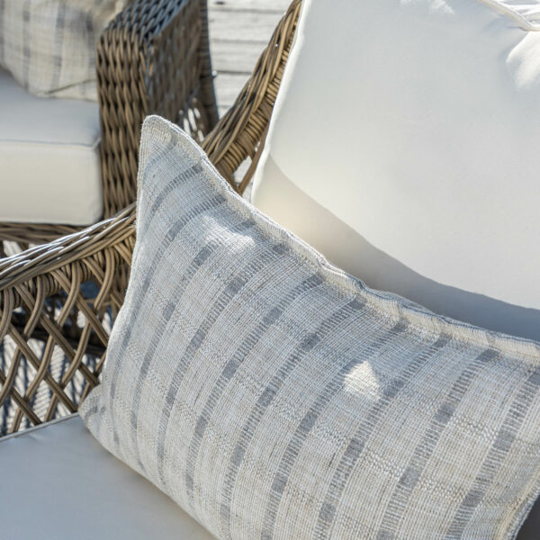 TRAVERSE cushion cover