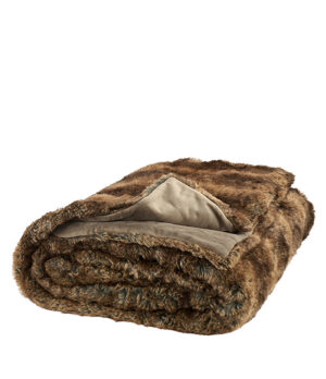 AMBER WOLF throw