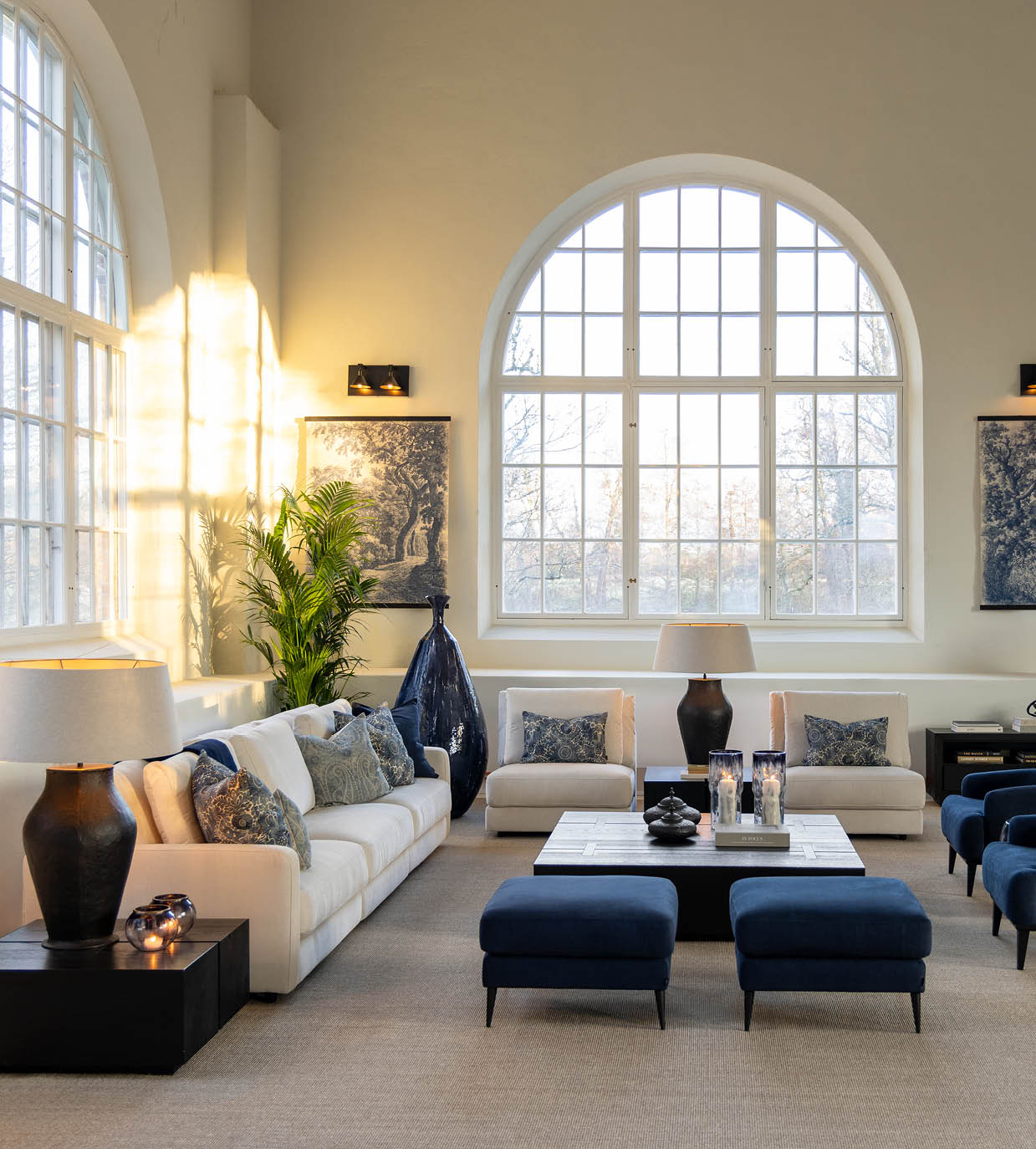 DECORATE YOUR HOME WITH BLUE ACCENTS