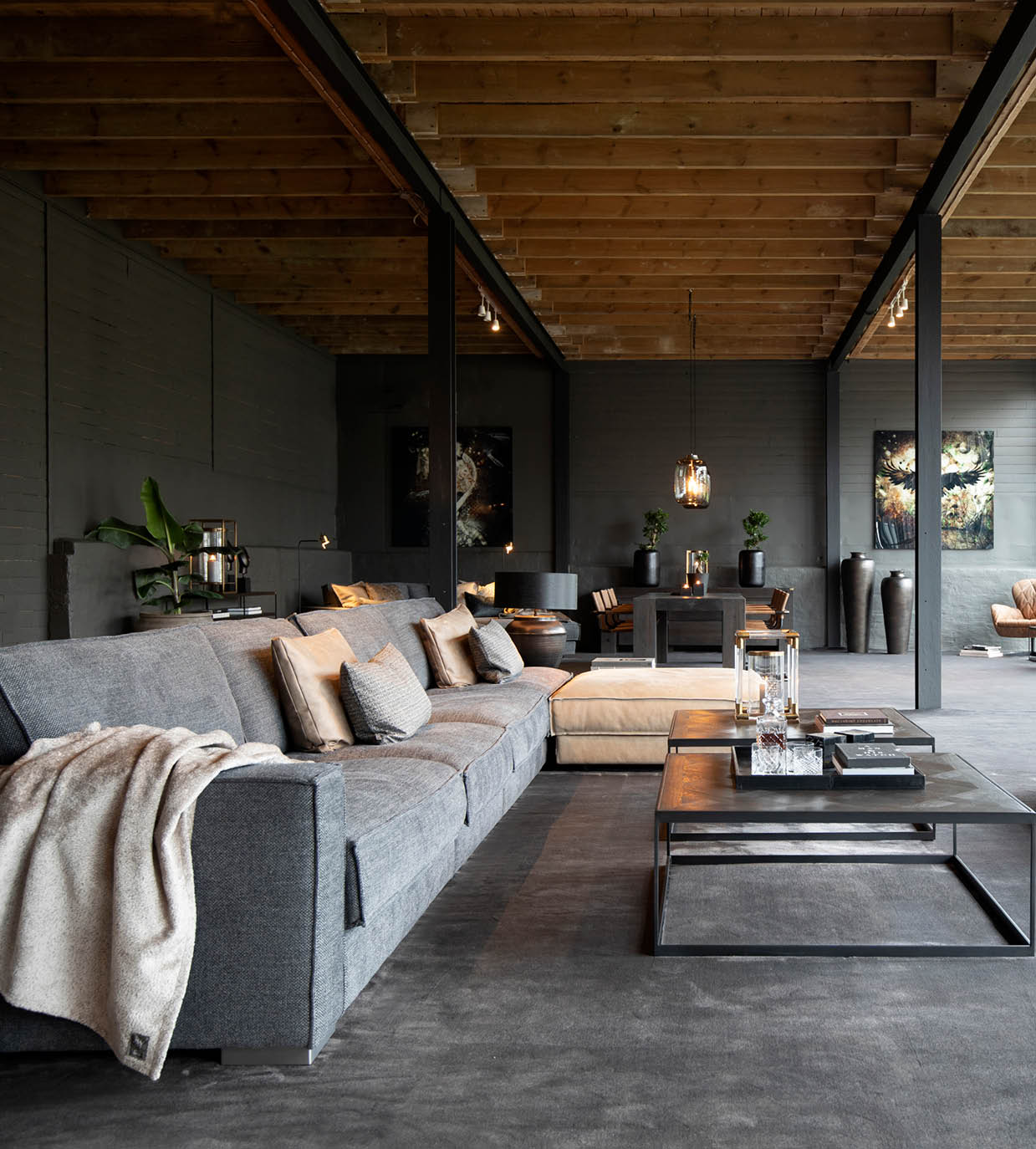 HOW TO STYLE YOUR HOME LIKE A LUXURY HOTEL
