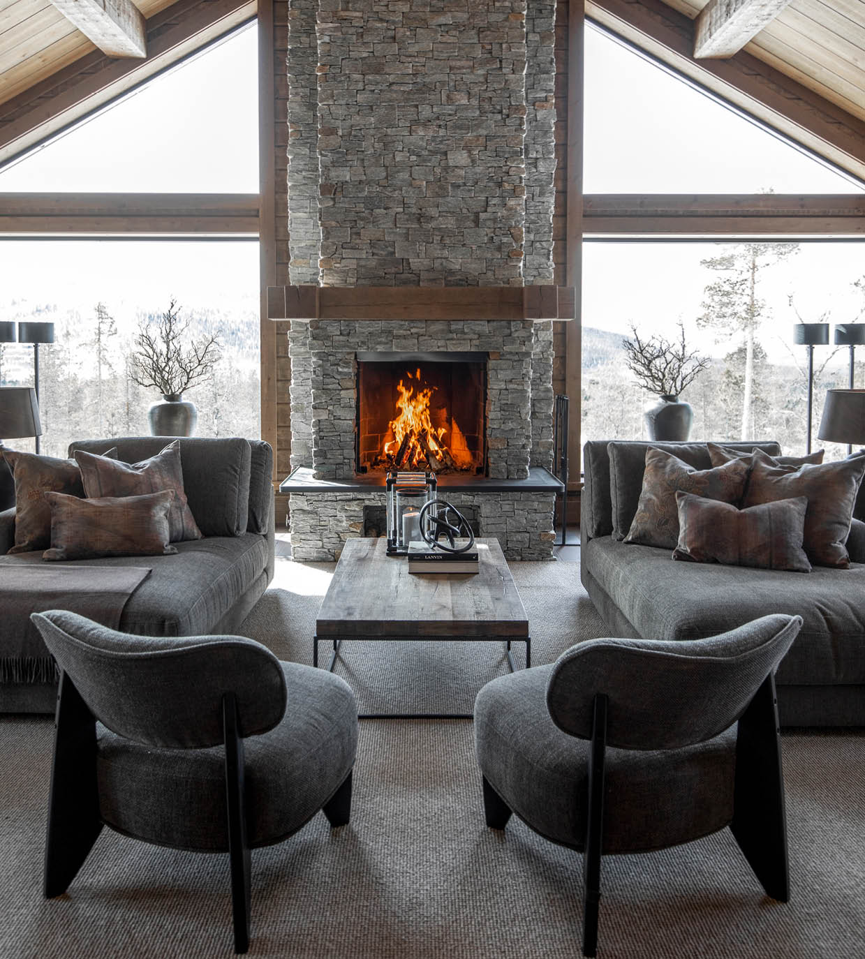 MOUNTAIN CHALET 