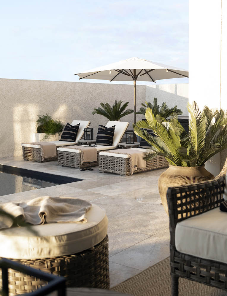 CREATE YOUR OUTDOOR SPACE