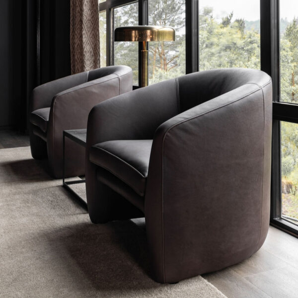 LUDLOW leather armchair