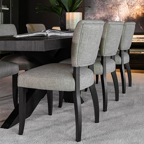 Elegant komfort runt bordet