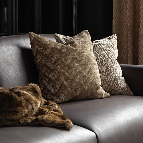 SHADOWED LUXE