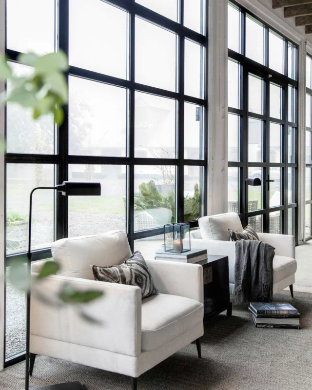 Bring a touch of summer indoors with light tones and soft materials. Our Andorra armchair – available in a variety of fabrics – adds comfort and timeless elegance to any space.
.
.
#artwood1969 #differentwaysofliving #andorrachair #interiordesign #homedecor #nordicstyle #scandinaviandesign #modernclassic #lightinterior #slowinterior #calmspace #softtones #textiles