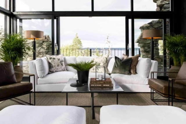 Discover living room inspiration in different styles – from classic elegance to modern calm. Which one feels like home to you?
.
.
#artwood1969 #differentwaysofliving #livingroominspo #interiordesign #moderncalm #classicelegance #scandinaviandesign #homeinspiration #stylingdetails