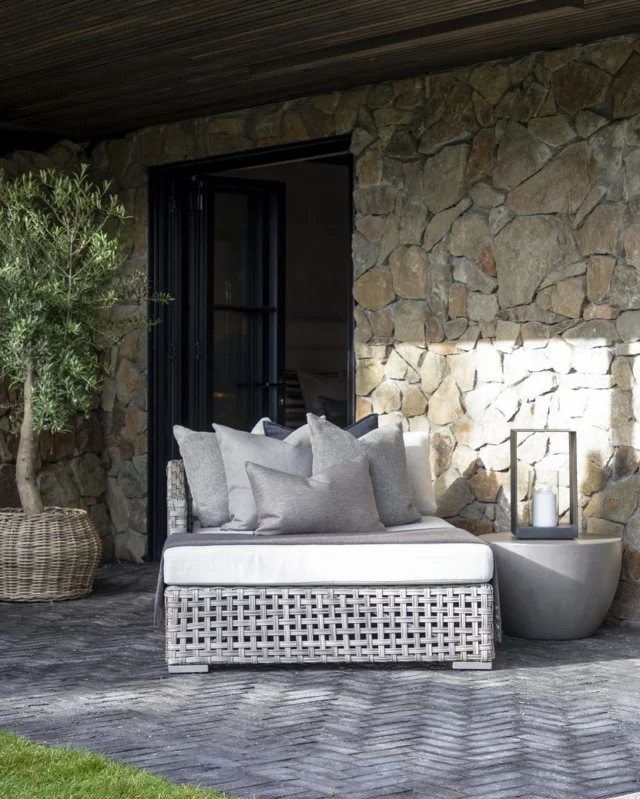 San Remo chaise lounge – where seasonless style meets everyday comfort. The perfect outdoor furniture for relaxed outdoor living.
.
.
#artwood1969 #differentwaysofliving #sanremochaise #outdoorliving #relaxedluxury #seasonlessstyle #scandinaviandesign #wovenfurniture #neutraldecor #modernpatio #artwoodoutdoor #outdoorfurnitureinspiration