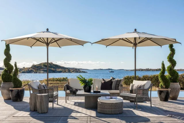 Sun-soaked lounge goals. ☀️ Santa Monica armchairs & sofa meet the laid-back Toledo ottoman and sculptural Campos coffee table, all shaded by our Portofino parasols. Relax, entertain, repeat - your coastal escape is right here.
.
.
#artwood1969 #differentwaysofliving #santamonicachair #santamonicasofa #outdoorsofa #portofinoparasol #outdoorliving #poolsideinspiration #coastalstyle #elegantoutdoors #relaxinstyle