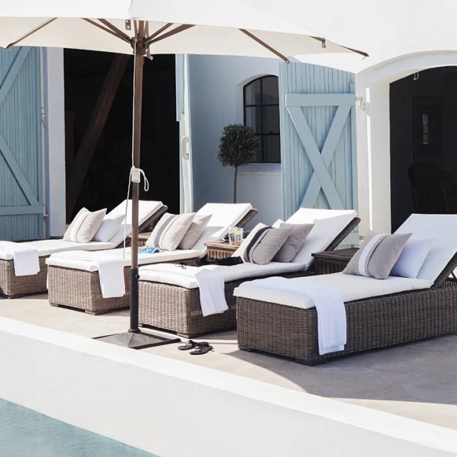 Outdoor inspiration! Elegant comfort for sunny days. Create your own serene poolside retreat with timeless sun loungers, soft cushions and natural tones. Perfect for slow mornings, afternoon siestas, or golden hour drinks. 
.
.
#artwood1969 #differentwaysofliving #outdoorinspiration #poolsidevibes #elegantoutdoorliving #relaxinstyle #summersetup #scandinaviandesign #sunloungers