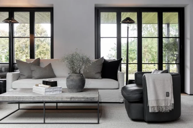 Nature tones in perfect balance. Soft neutrals, tactile textures, and a calm colour palette create a grounded and harmonious living space – where timeless design meets modern comfort.
.
.
#artwood1969 #differentwaysofliving #naturetones #neutraldecor #earthyinspiration #harmonioushome #scandinaviandesign #calminterior #modernlivingroom #timelessstyle #interiorstyling #naturalhome
